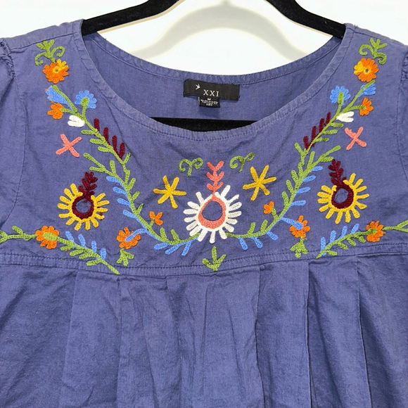 Forever 21 boho embroidered Mexican style oversized blouse blue & multicolored M - Picture 2 of 7